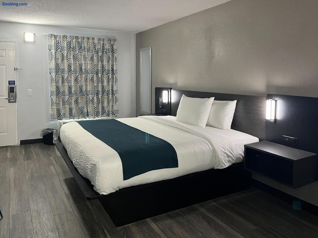 Studio 6 West Columbia, SC - Airport