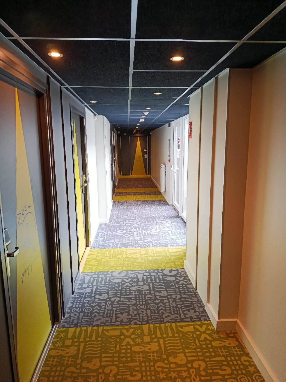 宜必思快捷瑟堡拉格拉斯里酒店-官方