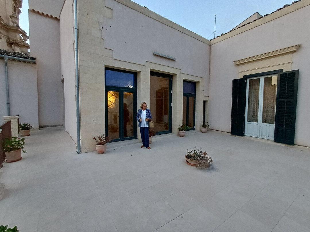 Palazzo Bonelli - Patanè-希克利必去景点