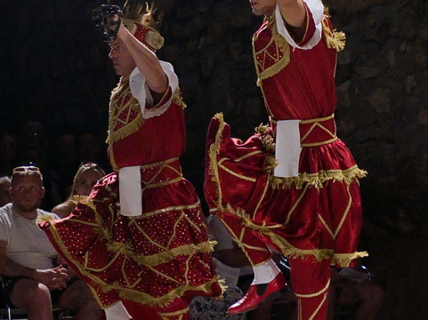 Moreska Sword Dancing-科尔丘拉镇必去景点