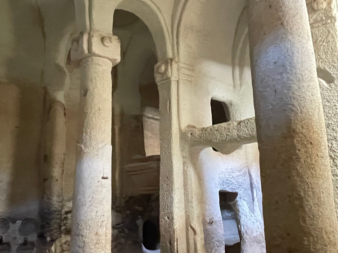 Kolonlu Kilise-格雷梅必去景点