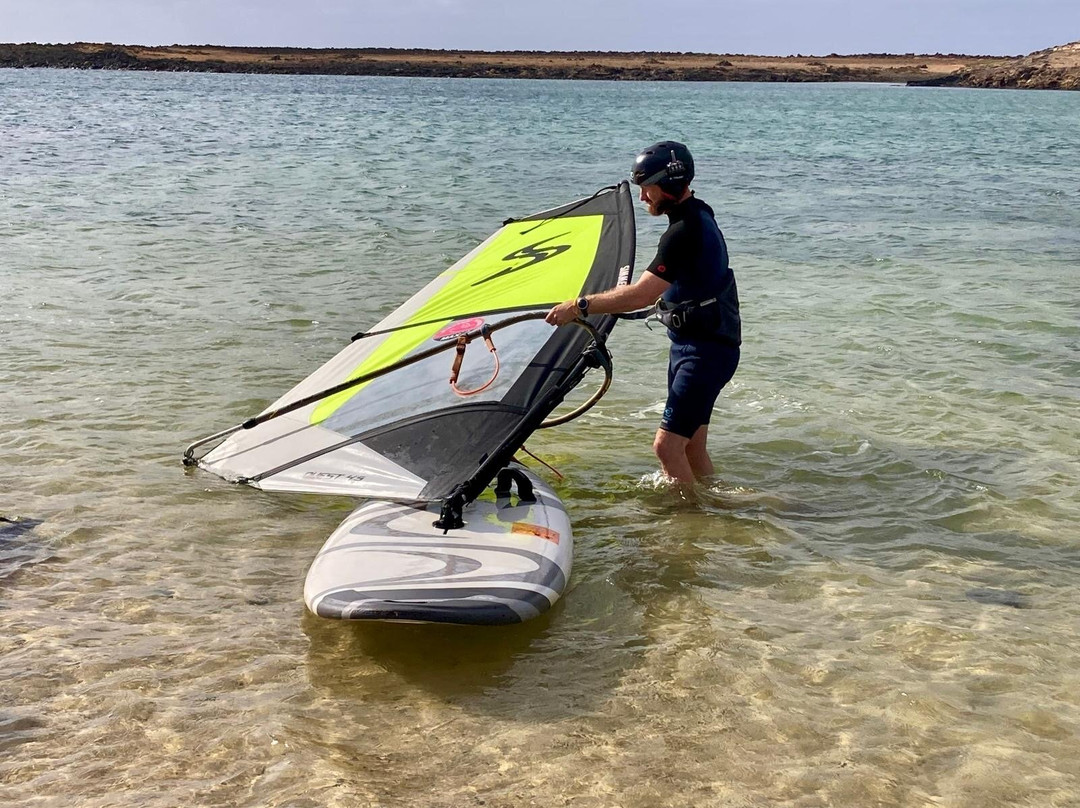 Max Windsurf School-科拉雷侯必去景点