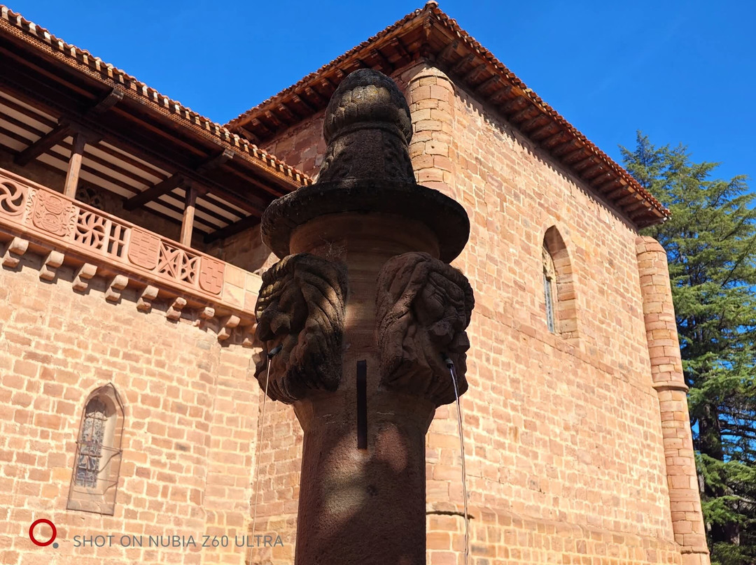 Iglesia Santa Maria la Mayor-艾斯卡拉伊必去景点