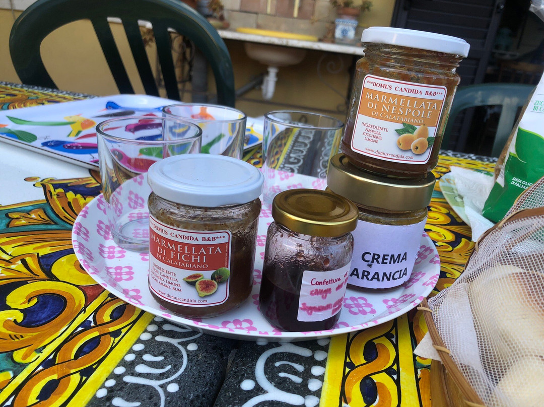 Calatabiano酒店住宿-Domus Candida B&B