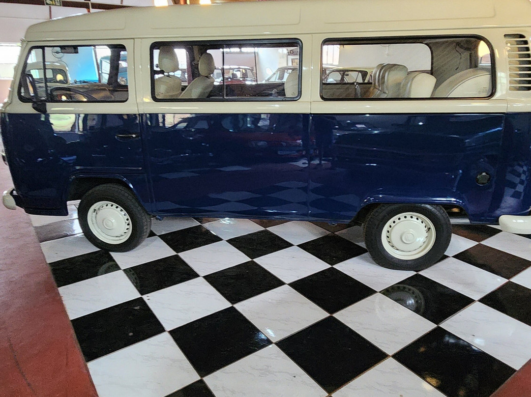 Museu Do Automovel Da Estrada Real-蒂拉登特斯必去景点