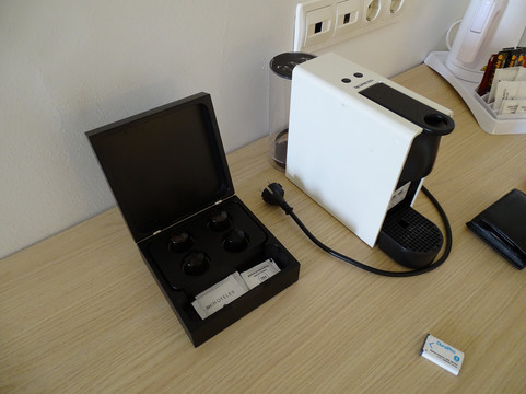 SH依法奇酒店主图