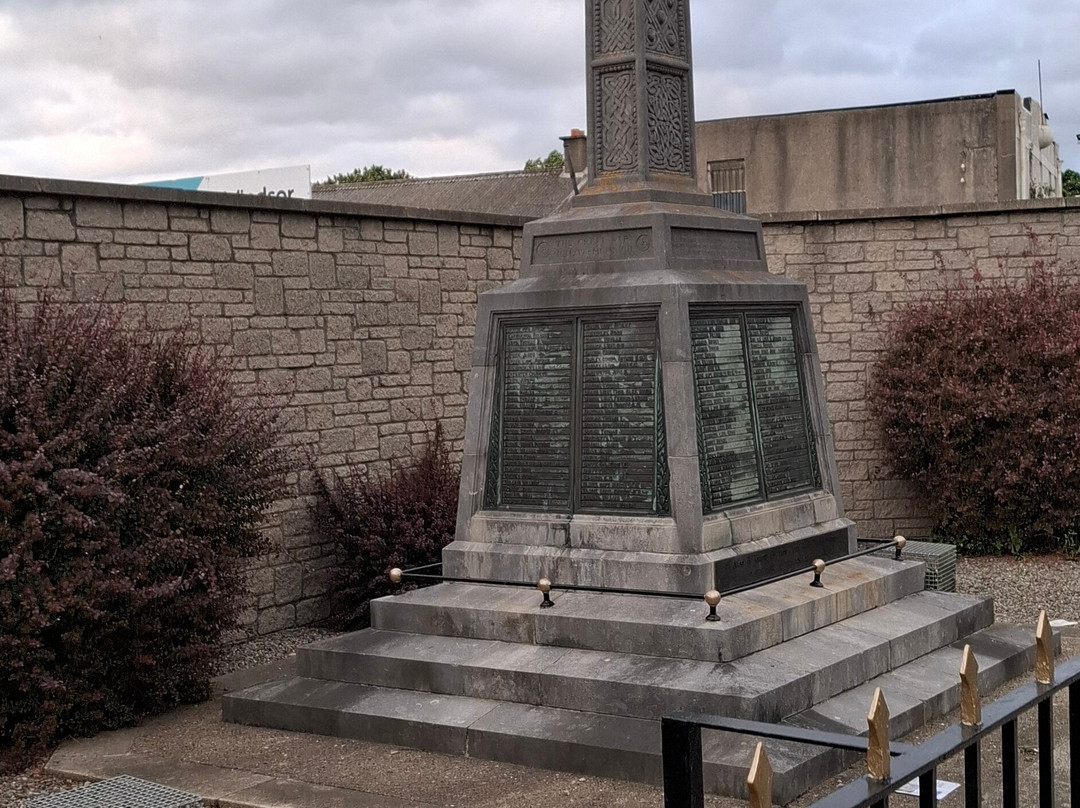 War Memorial-布瑞必去景点