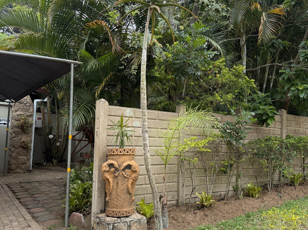 At Heritage House主图