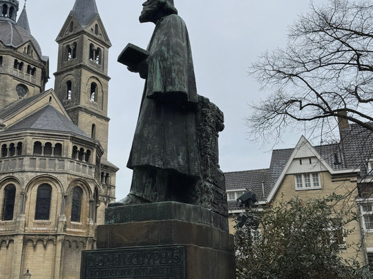 Pierre Cuypers Statue-鲁尔蒙德必去景点