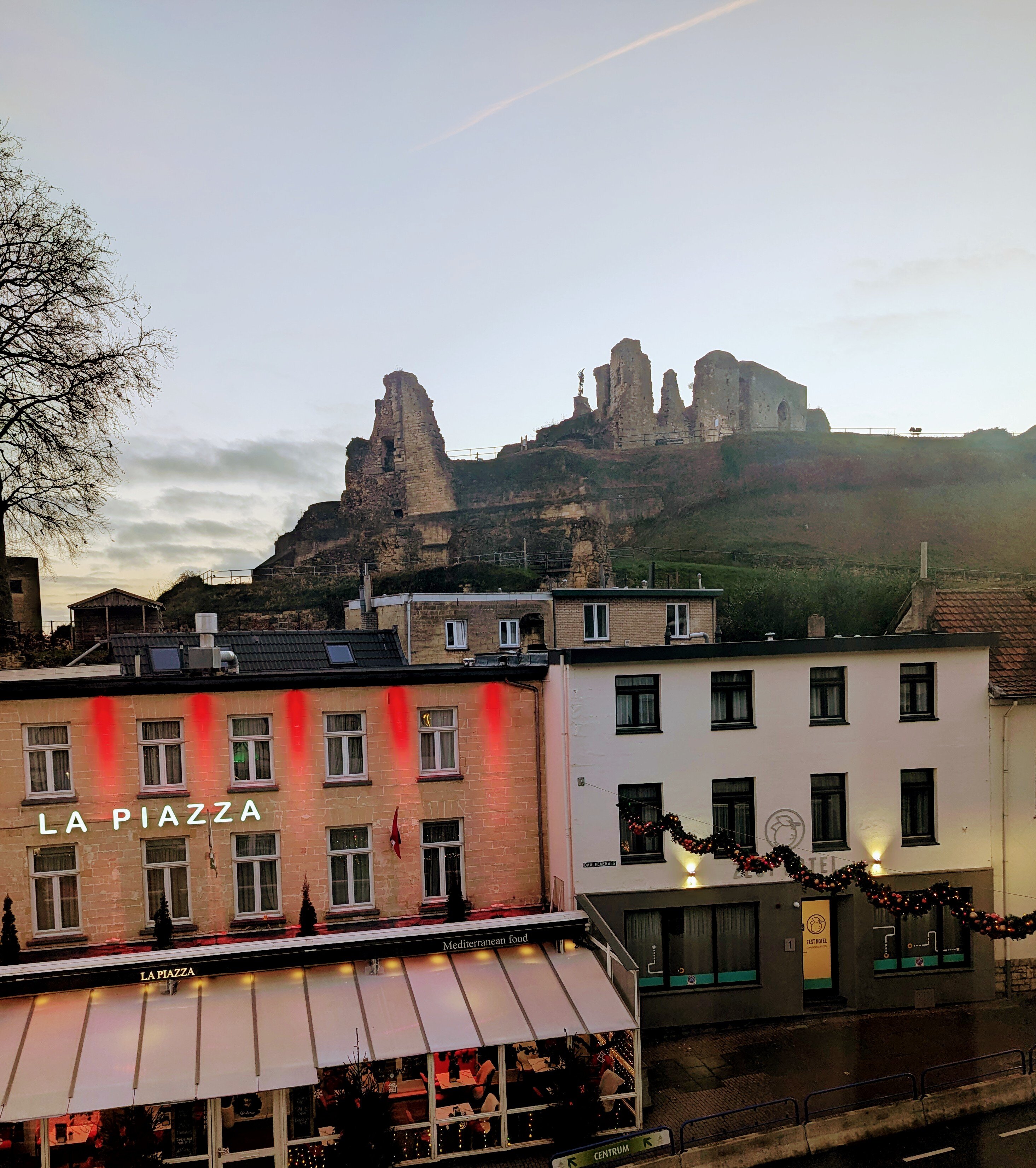 林波奇亚酒店-官方