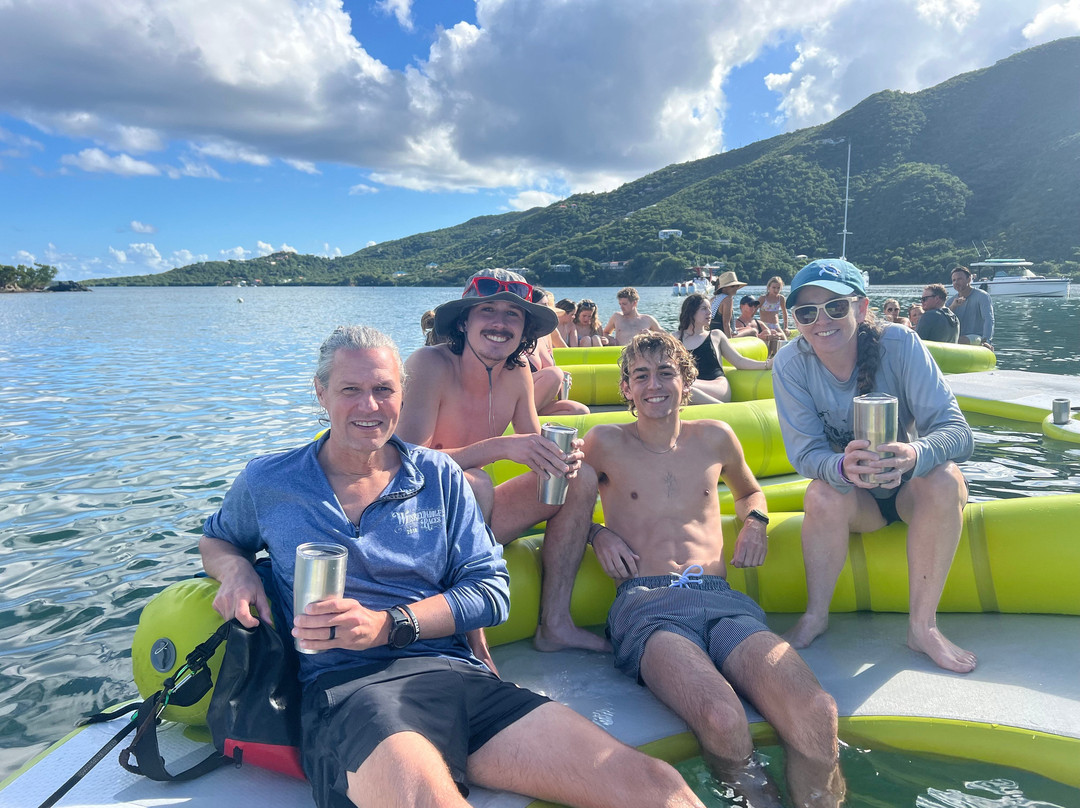 Dockside Dinghy-Coral Bay必去景点