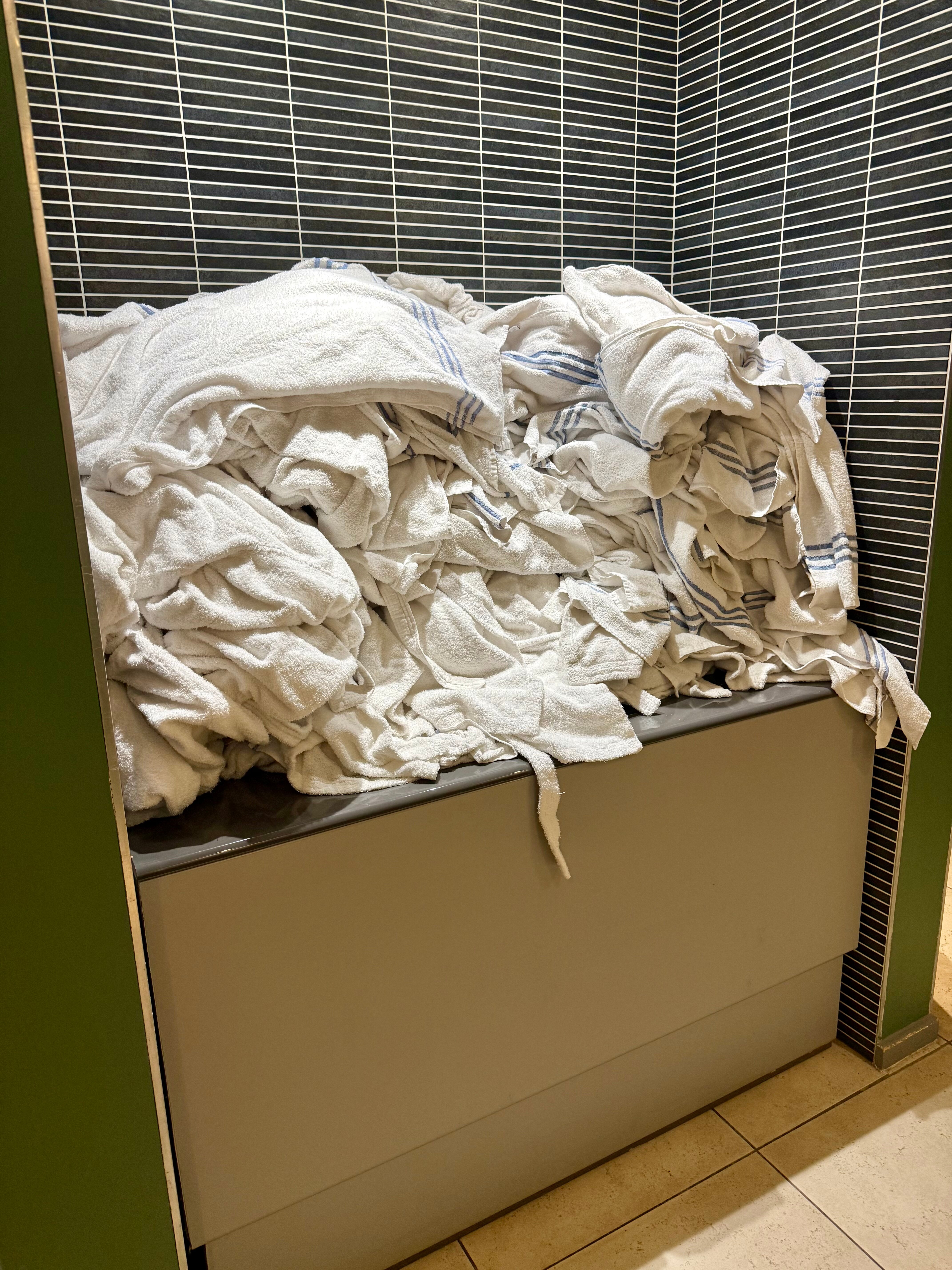 科茨沃尔德水上公园四柱酒店-浴室