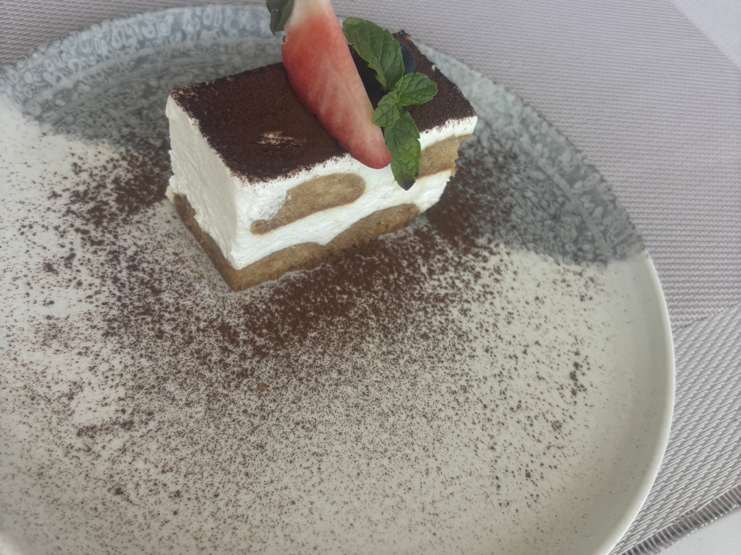 Luau Beach Inn Maldives主图