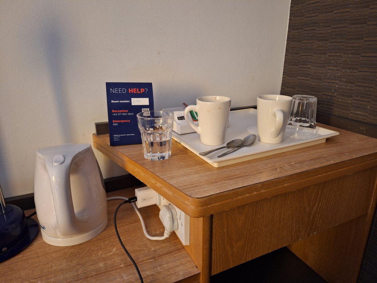 快捷假日布里斯托尔北部酒店-客卧