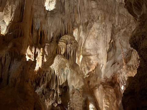 Grutas da Moeda-Sao Mamede必去景点
