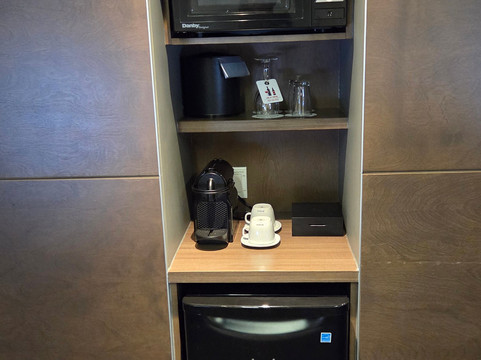 诺曼丁套房酒店主图