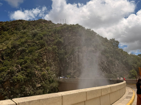 Lago San Jacinto-塔里哈必去景点