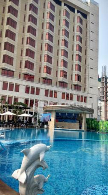 岘港假日海滩酒店主图