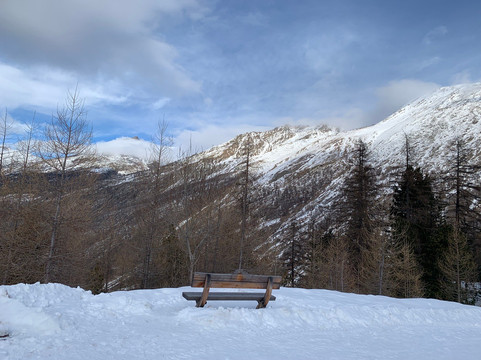 克里斯塔尔扎菲尔酒店主图