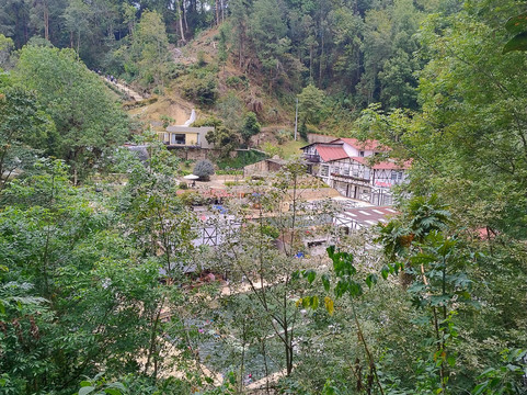 洛斯沃尔卡内斯温泉酒店主图