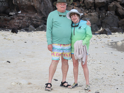 Columbus Travel-基多必去景点