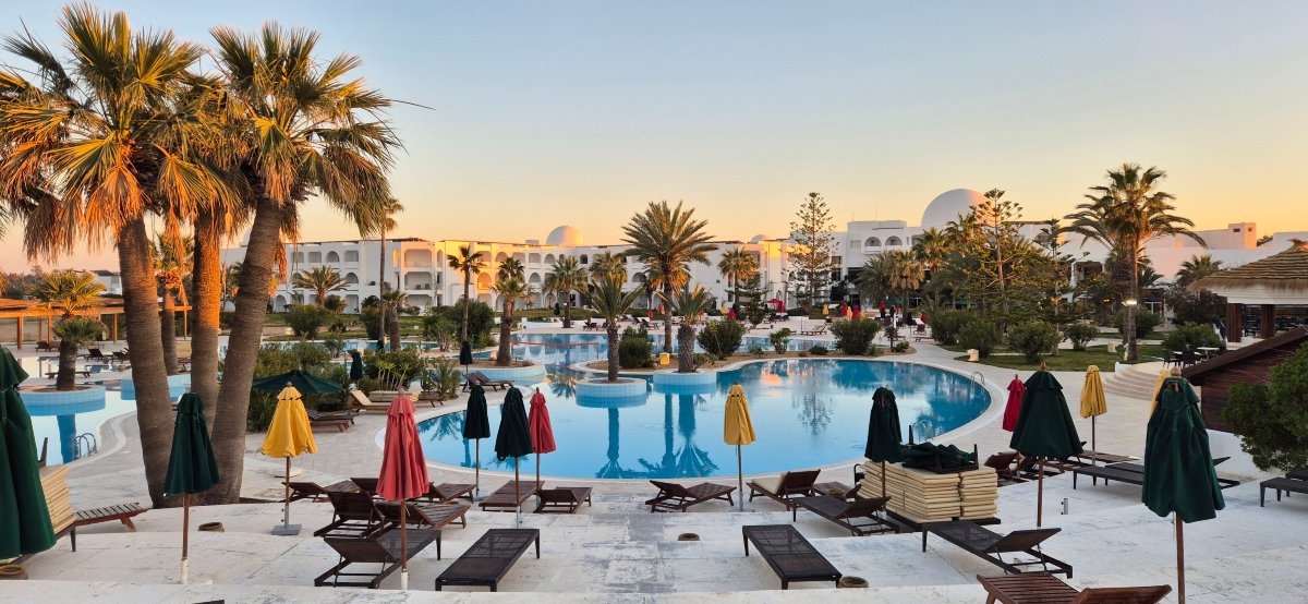 杰尔巴广场海水浴 SPA 酒店-泳池