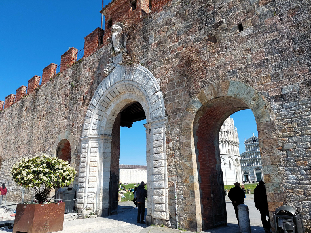 Porta Santa Maria-比萨必去景点