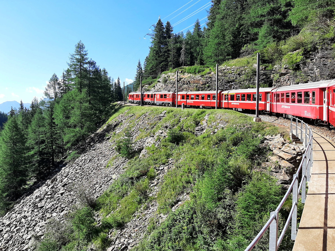 Trenino Rosso del Bernina-蒂拉诺必去景点