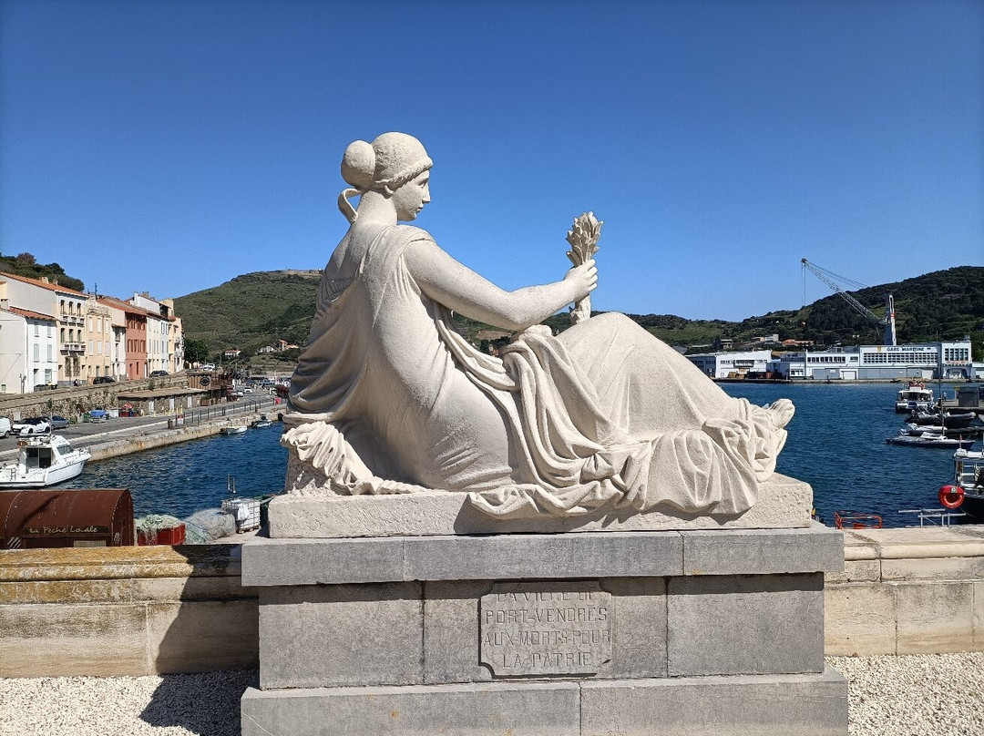 Le Monument Aux Morts