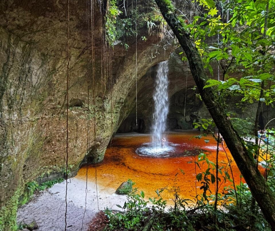 Turismo na Amazônia- Carverna do Maoraga-Presidente Figueiredo必去景点