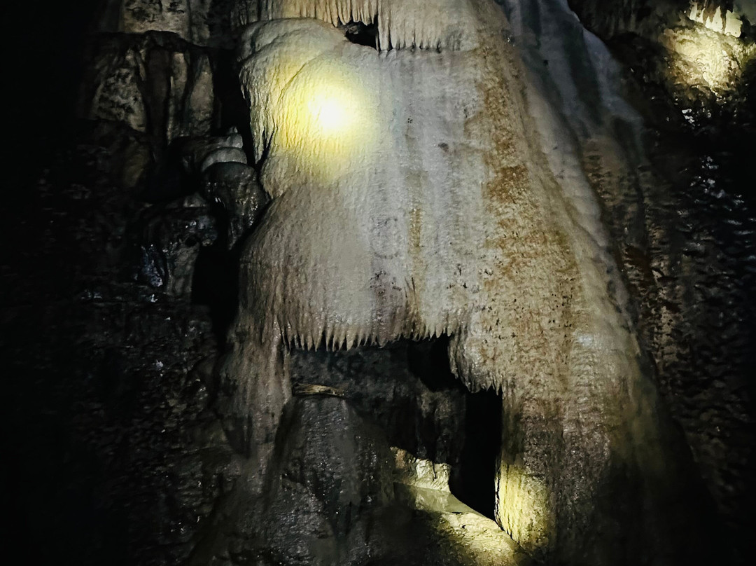 Naihehe Caves-辛加东卡必去景点