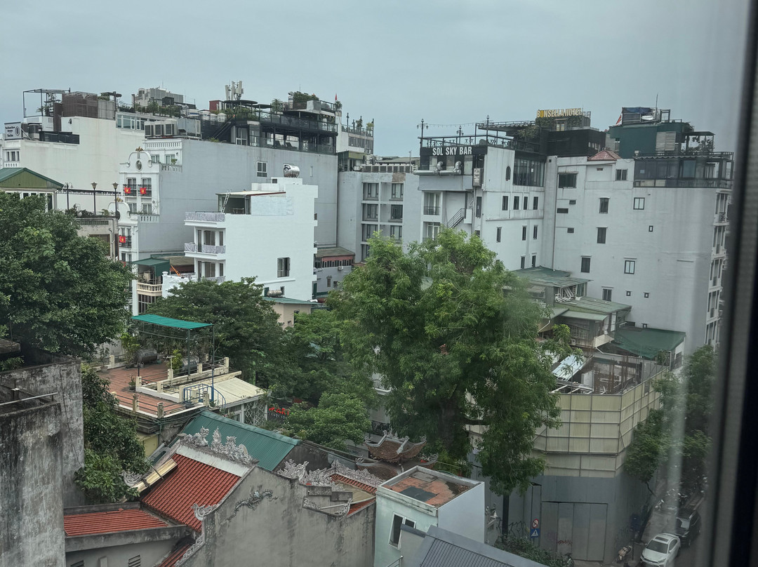 东方翡翠酒店主图