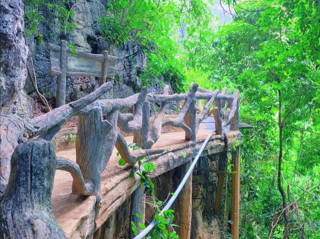 Wat Tham Khao Wong-万莱必去景点