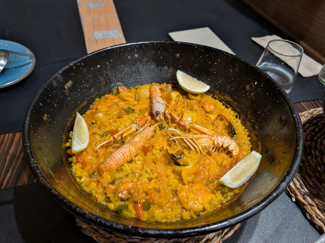 Diestro Tapas y Paellas