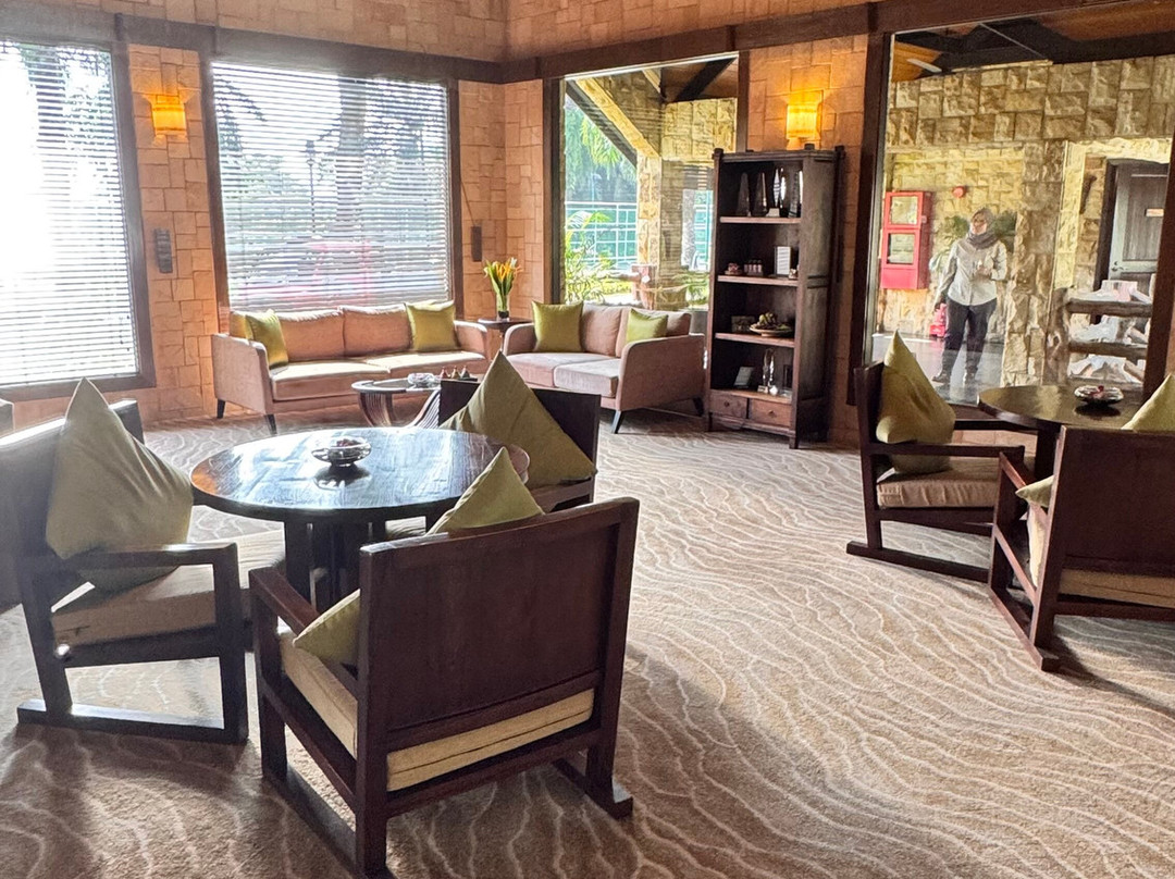 塞贝维温泉酒店主图