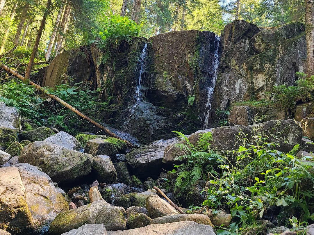Cascade de la Mérelle-热拉尔德梅必去景点