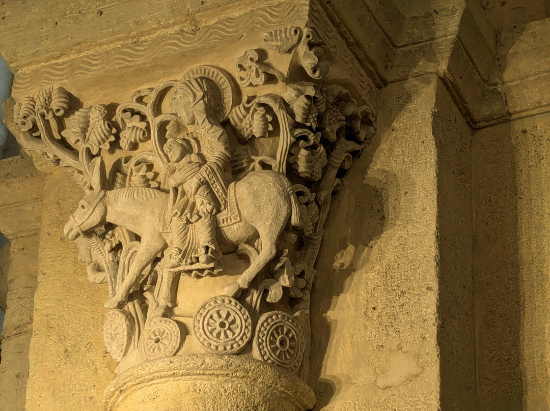 Basilique Saint Andoche de Saulieu-索留必去景点