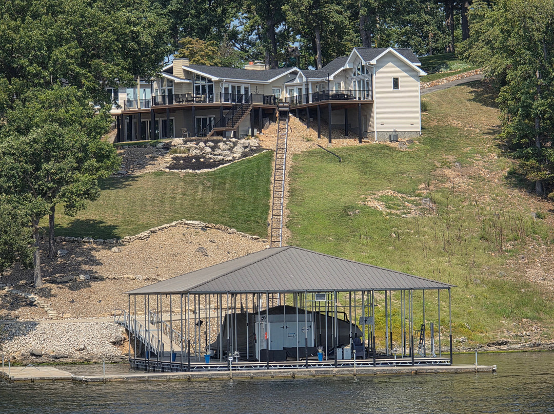 Celebration Cruises-Lake Ozark必去景点