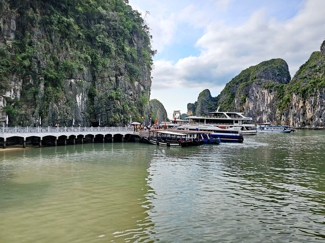 Sung Sot Cave-下龙湾必去景点