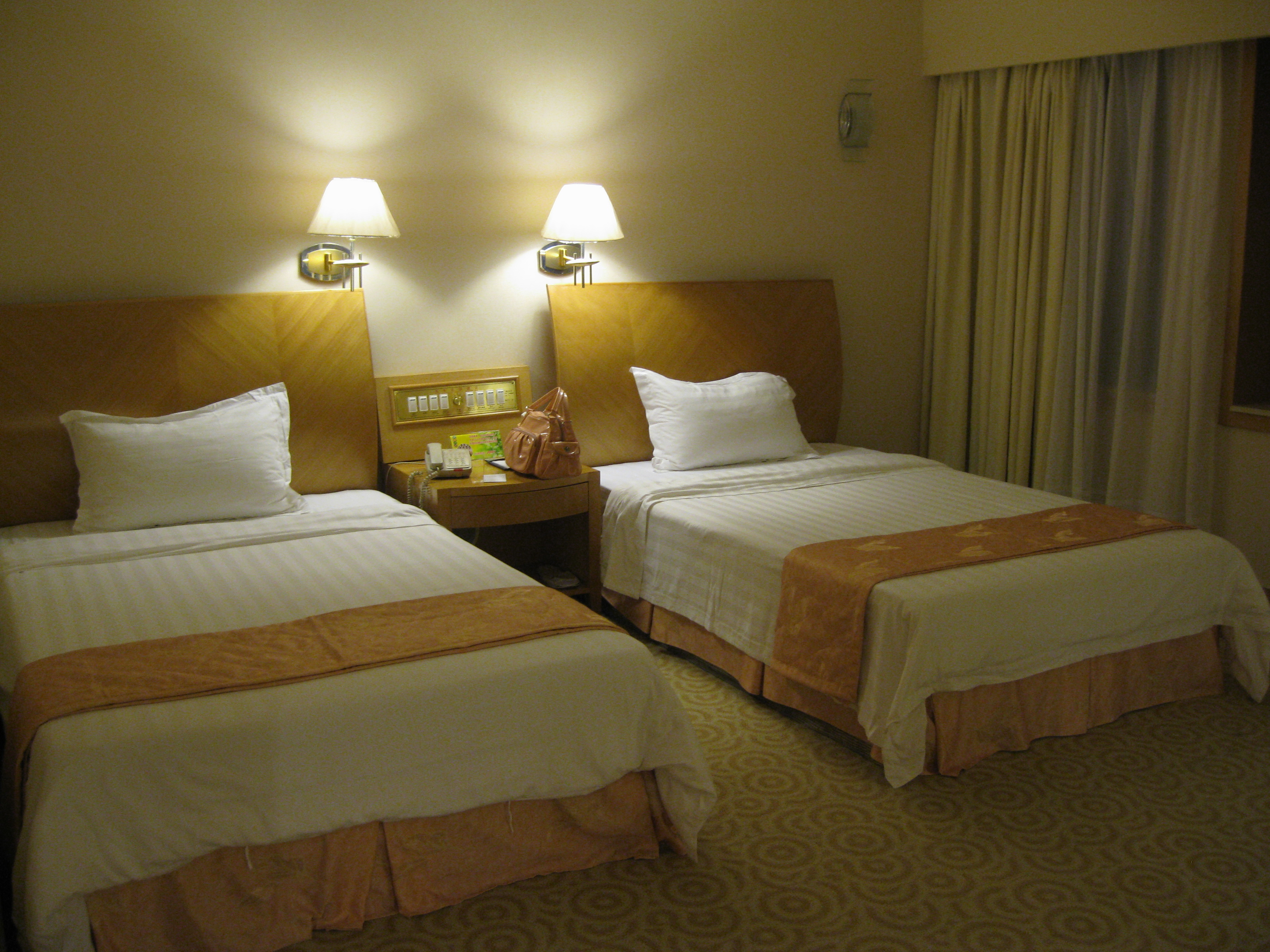 茂名花园酒店-客卧