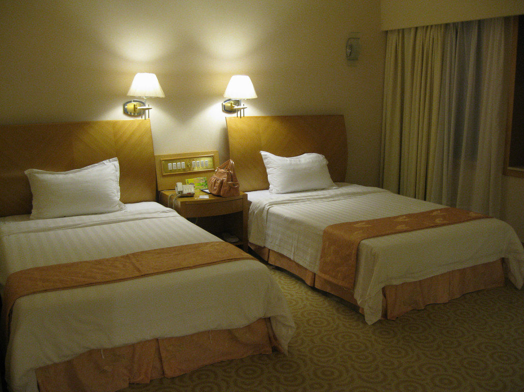 茂名花园酒店主图