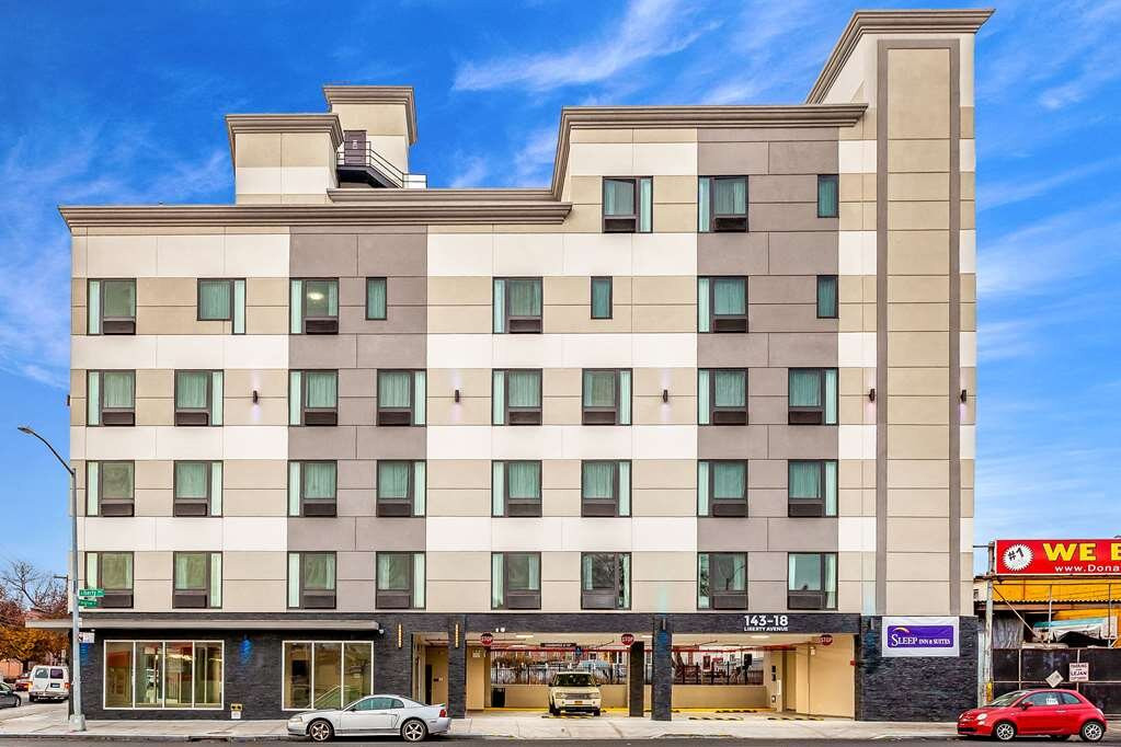Van Wyck Hotel & Suites Near JFK Airport