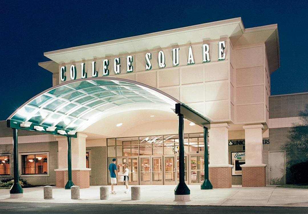 College Square Mall景点图片