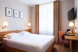 卡尔顿酒店主图