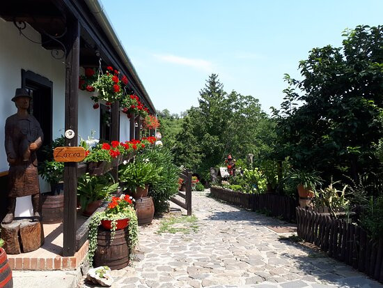 Old Village of Hollókő-霍洛克必去景点
