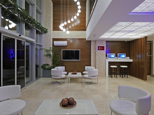 End Glory Hotel主图