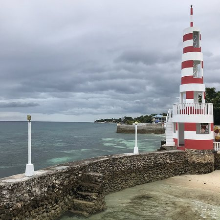 灯塔度假村主图