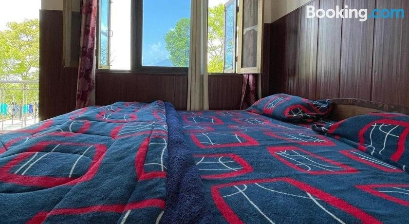 LivingStone Riverside Camping Bir Billing