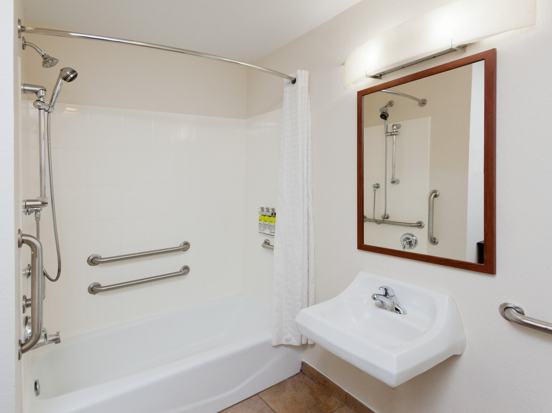 Candlewood Suites Eastchase Park By IHG主图