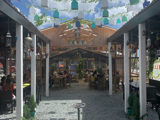 La Jaula Café & Bistro